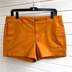 Old Navy Everyday Short gold color size 12 EUC
